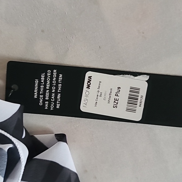 Cover up. Swimming.  Pattern black white. Size plus. - Picture 2 of 4